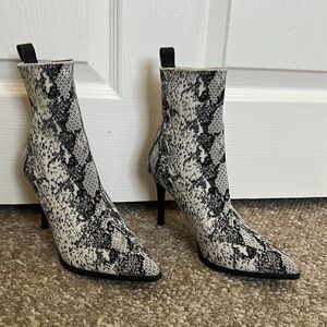 Steve Madden Black and White Snakeskin-printed Heeled Boots